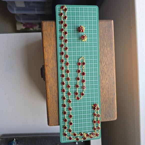 Swarovski Ruby red crystal vintage necklace/bracelet/earrings SET - Picture 12 of 13